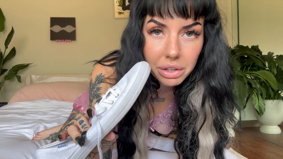 Scarlett Cummings - Sneaky Link